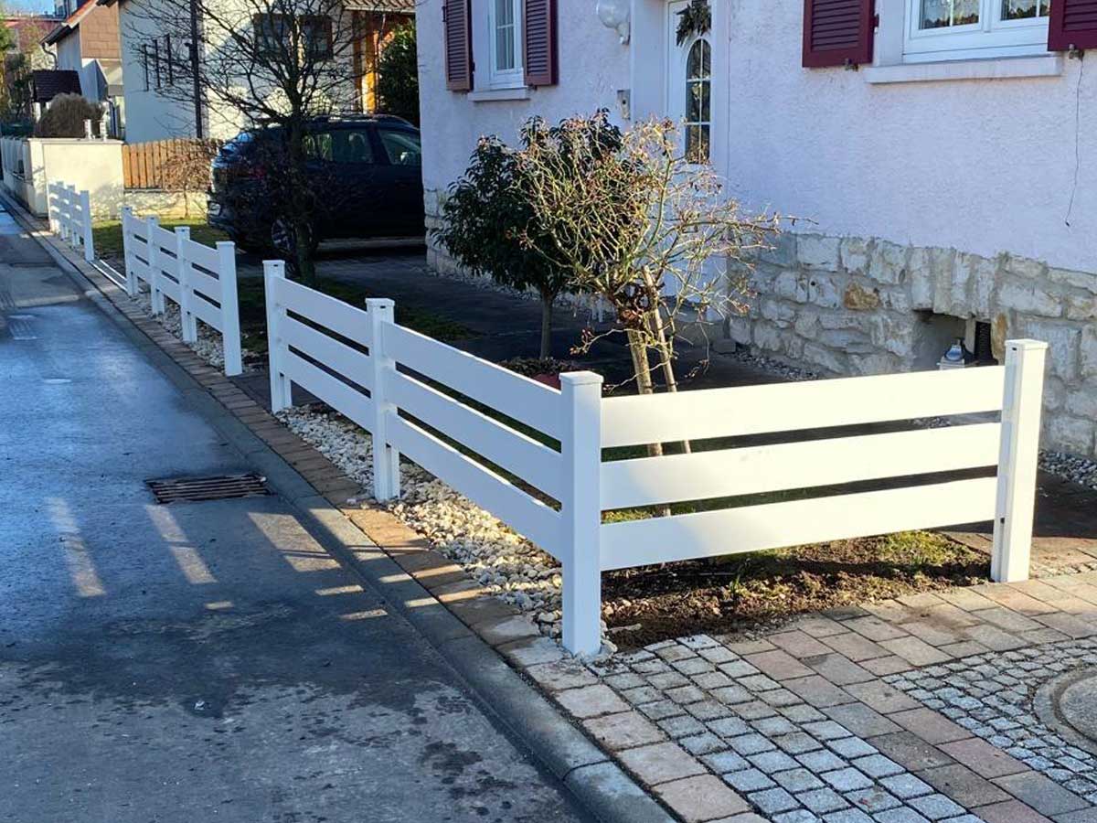 Vorgartenzaun VALU Profil Primus 140x20mm weiss mit Abstand