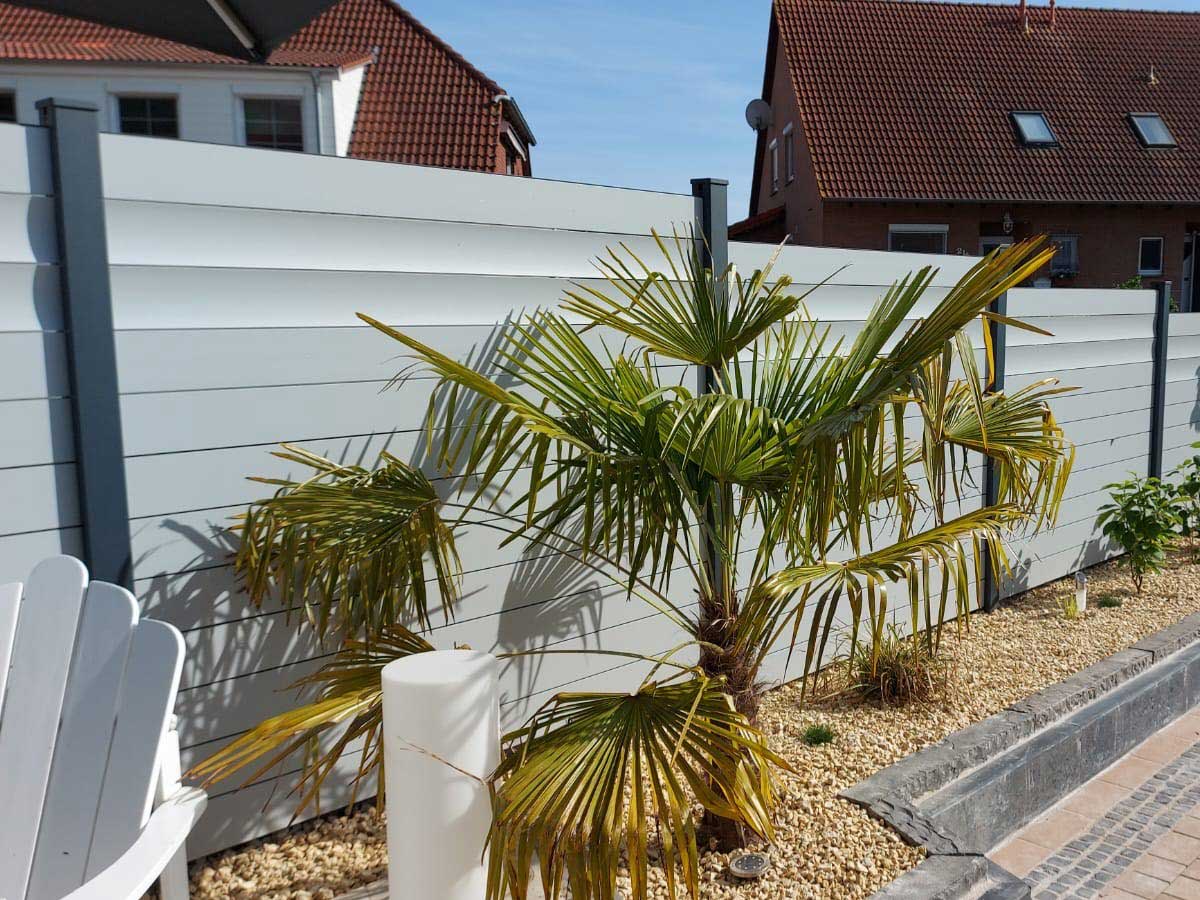 VALU Das Primus Profil 140x20 mm in RAL 9006 FS und Konkav Profil in 9006 als Akzent
